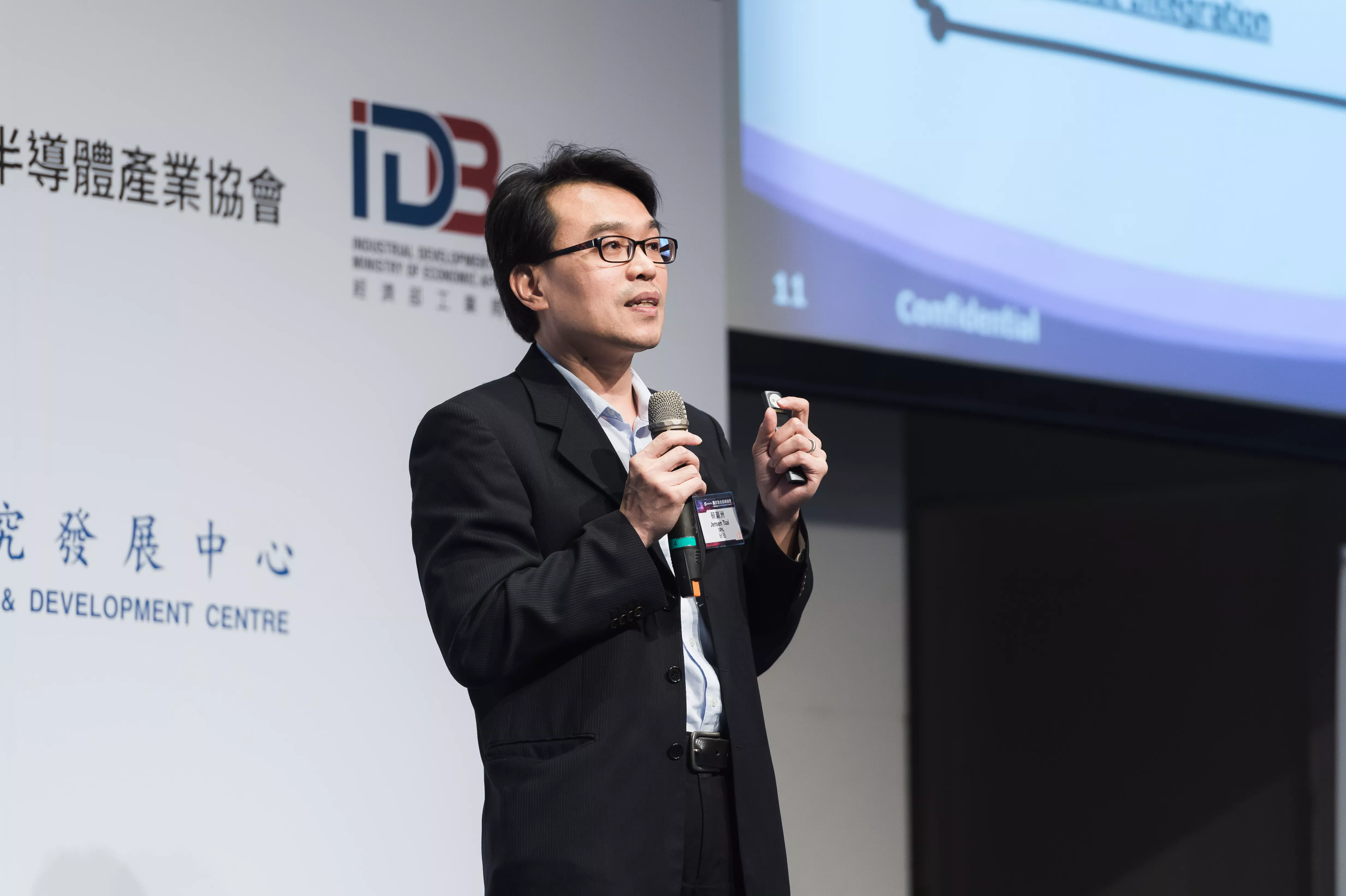 Mr. Jensen Tsai,SPIL